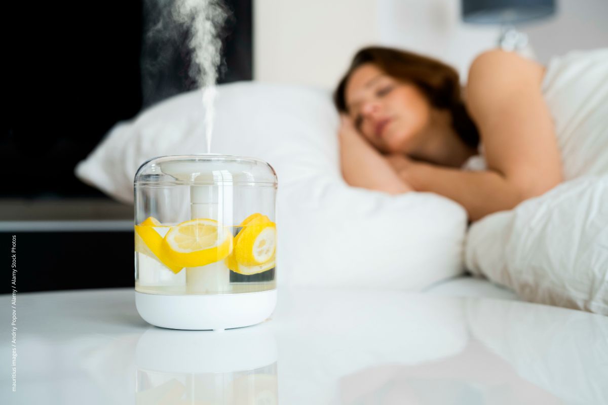 Eine nächtliche Aromatherapie mit angenehmen Düften soll das Gedächtnis bessern. Eine nächtliche Aromatherapie mit angenehmen Düften soll das Gedächtnis bessern.