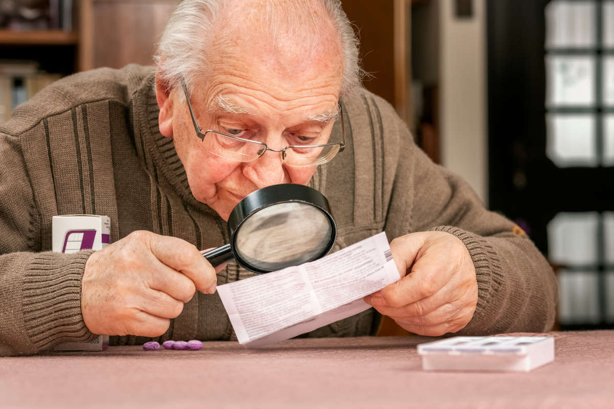Arzneimittelnebenwirkungen melden, © Ingo Bartussek/Shutterstock.com