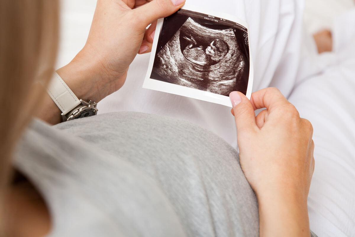COVID erhöht Müttersterblichkeit, © Phil Jones/shutterstock.com
