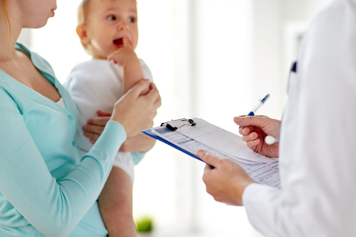 Quelle: Syda Productions/Shutterstock.com Ein Pieks weniger fürs Baby