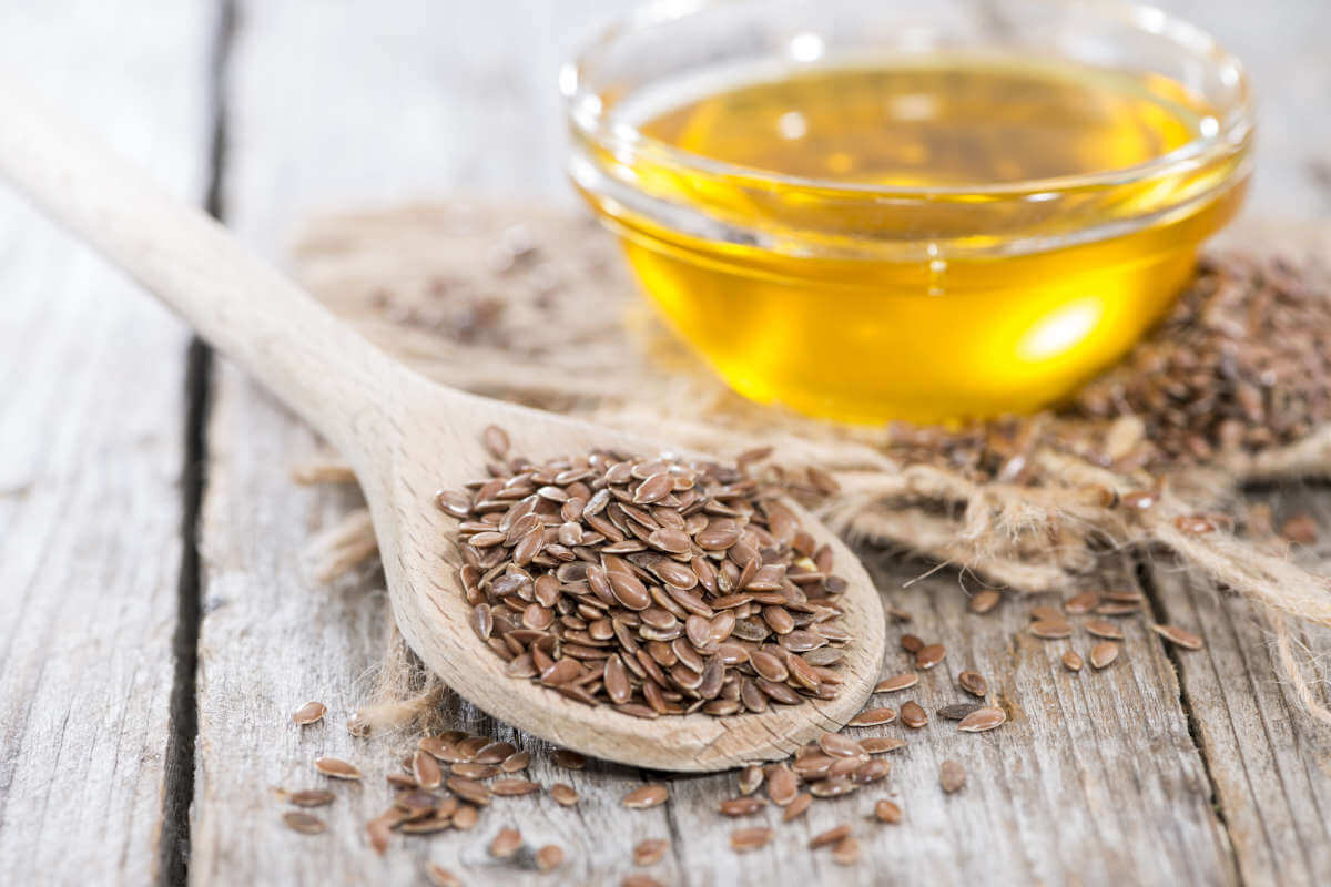 Nahrungsergänzung im Blick: Omega-3-Fettsäuren, © HandmadePictures/Shutterstock.com
