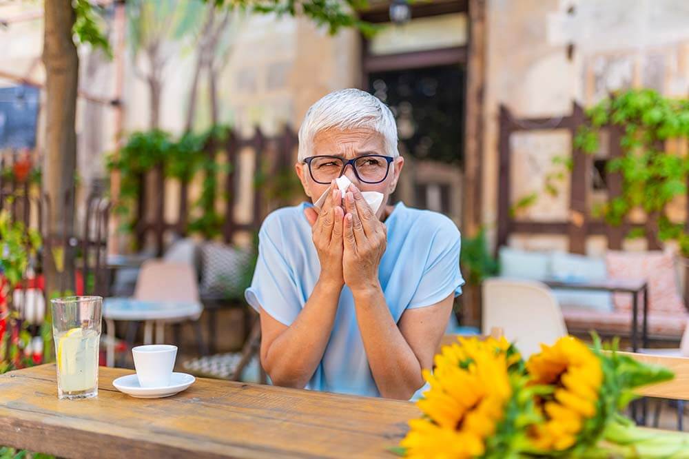  Allergisch gegen Birkenpollen? Dann könnte die Nase auch beim Essen von Äpfeln jucken.