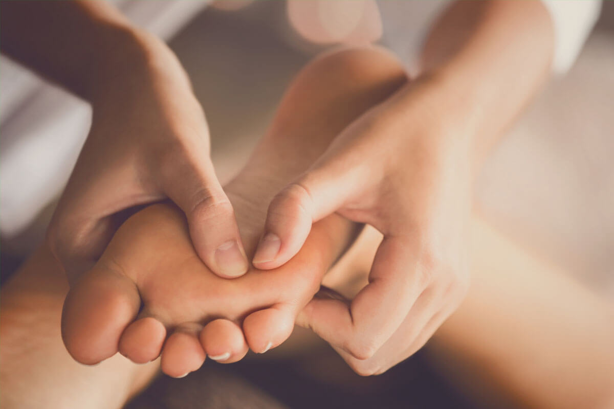 Für die Fußreflexzonenmassage fehlen bisher wissenschaftliche Belege. Für die Fußreflexzonenmassage fehlen bisher wissenschaftliche Belege.