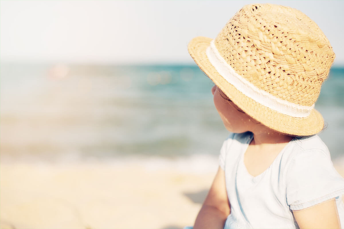 Kinder reagieren auf Sonnenstrahlung noch empfindlicher als Erwachsene. Kinder reagieren auf Sonnenstrahlung noch empfindlicher als Erwachsene.