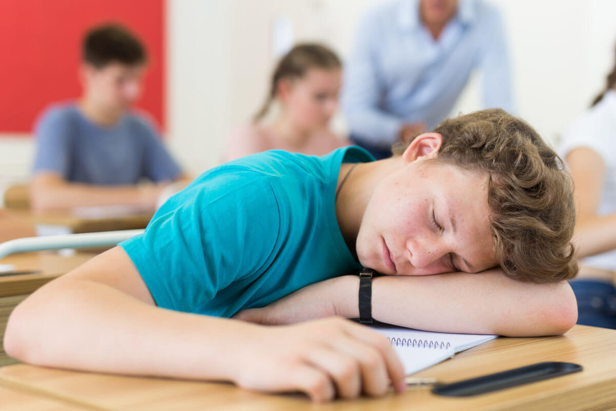 Schlafmangel macht Teenager dick, © BearFotos/shutterstock.com