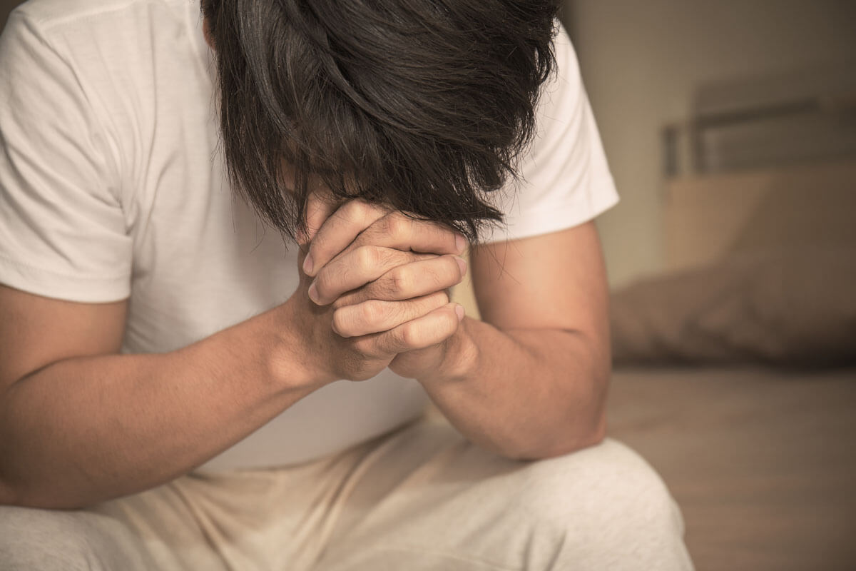 Sozialphobie schränkt das Leben ein, © paulaphoto/Shutterstock.com