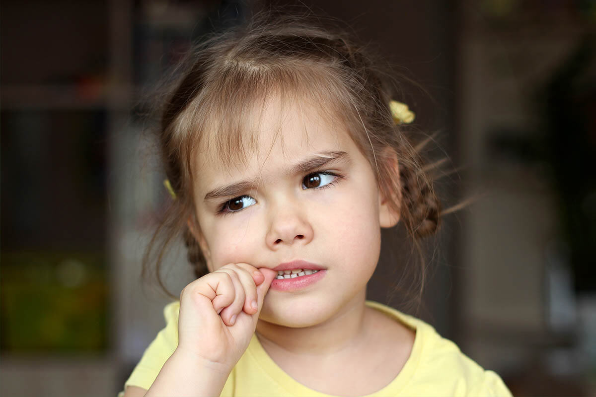 Was hilft gegen Nägelkauen?, © Maria Symchych/Shutterstock.de