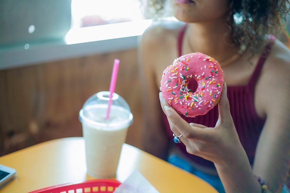 Ungesunde Ernährung ist ein wichtiger Risikofaktor für Arteriosklerose. Ungesunde Ernährung ist ein wichtiger Risikofaktor für Arteriosklerose.