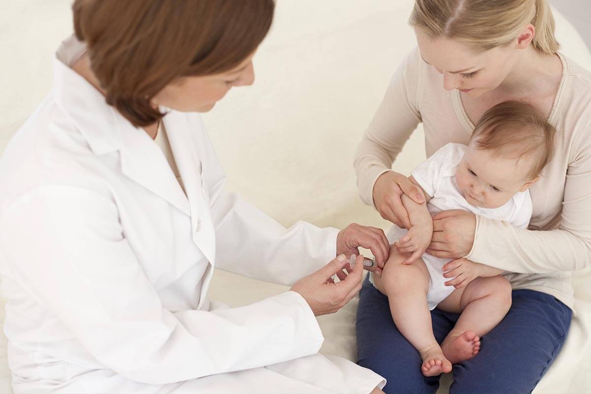 Die Impfung gegen Kinderlähmung (Polio) gehört zu den empfohlenen Standardimpfungen. Die Impfung gegen Kinderlähmung (Polio) gehört zu den empfohlenen Standardimpfungen.